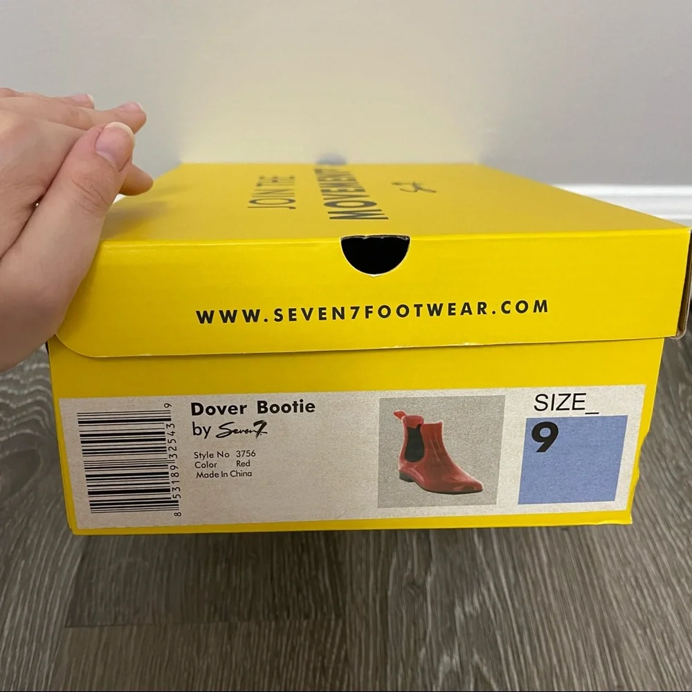 Seven7 Dover red rain boots size 9